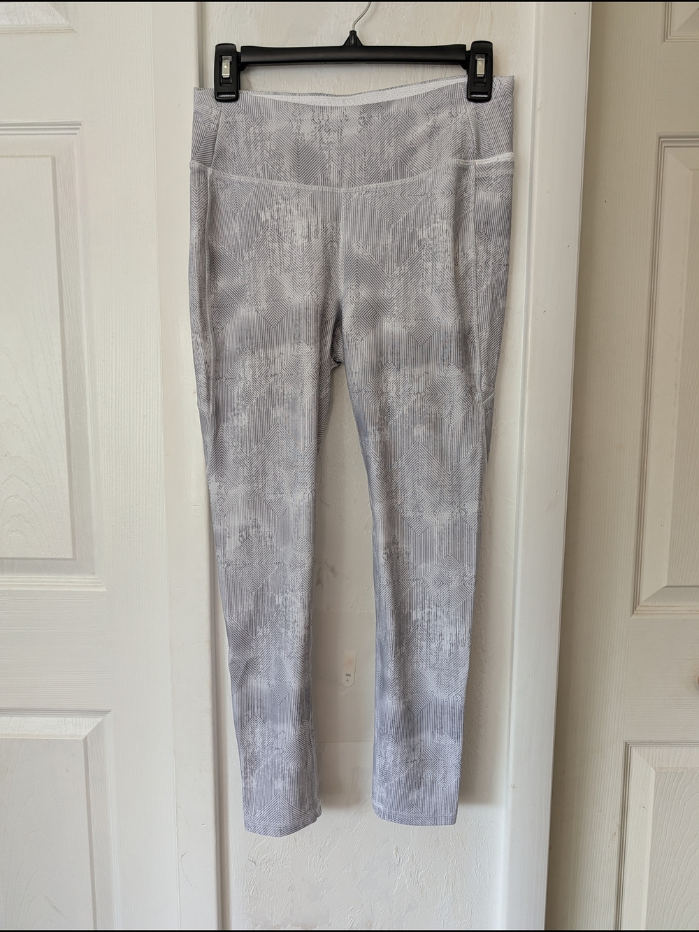 CALIA by Carrie Underwood Light Gray Leggings